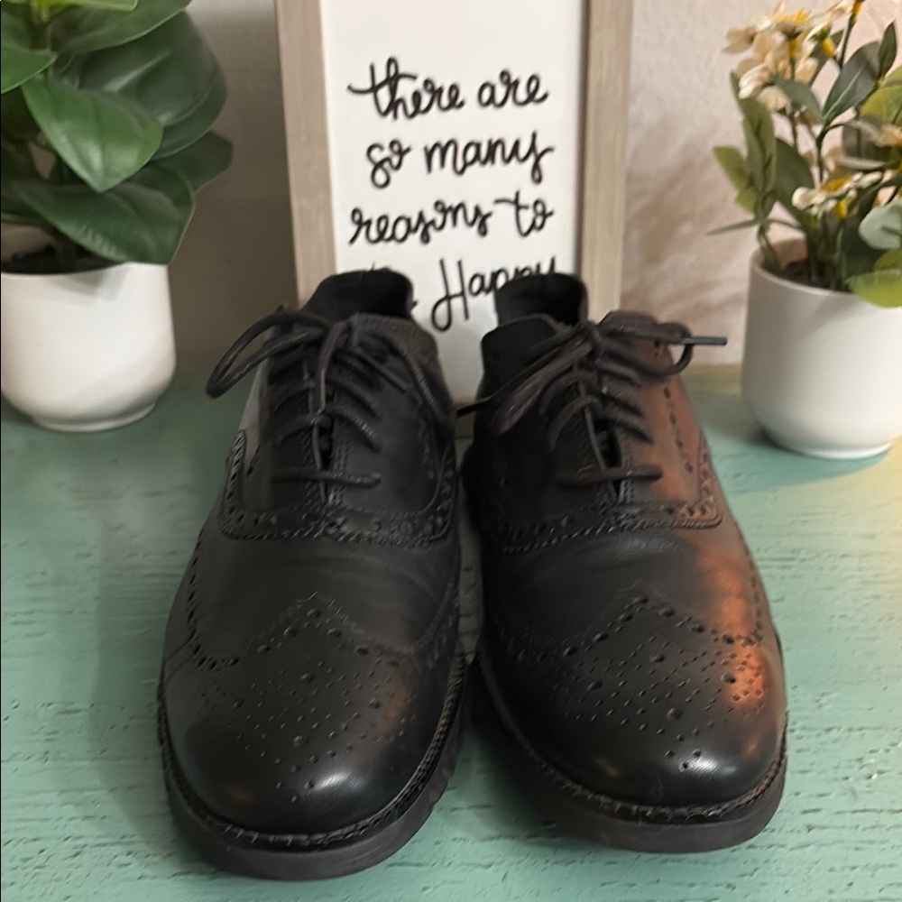 Classic Black Men's Dress Shoes SZ 10.5 box 147